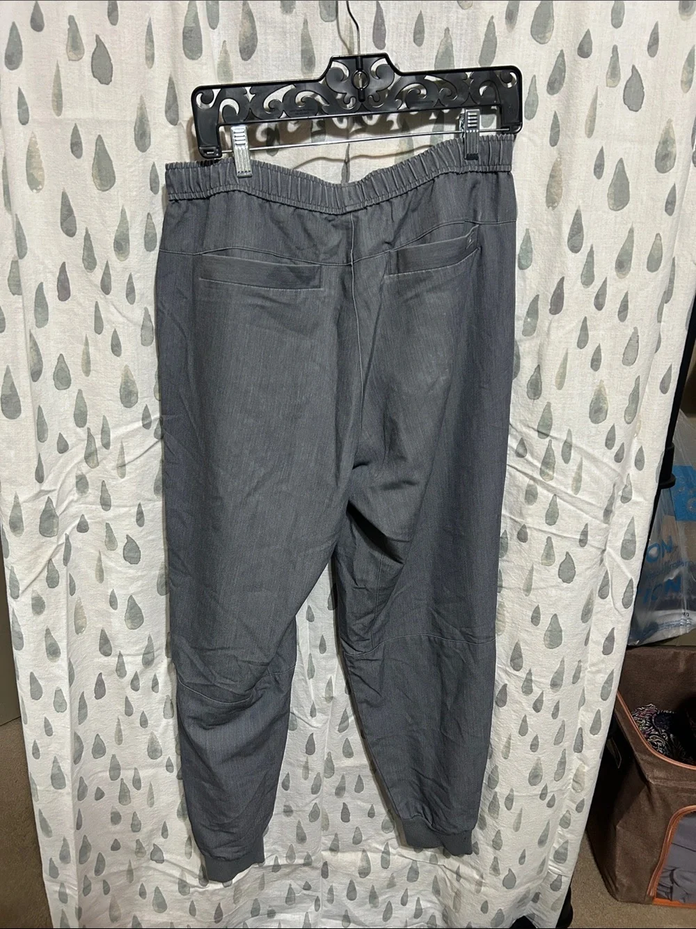 FIGS Tansen Jogger Scrub Pant Joggers - Graphite w/Green Drawstring - Large